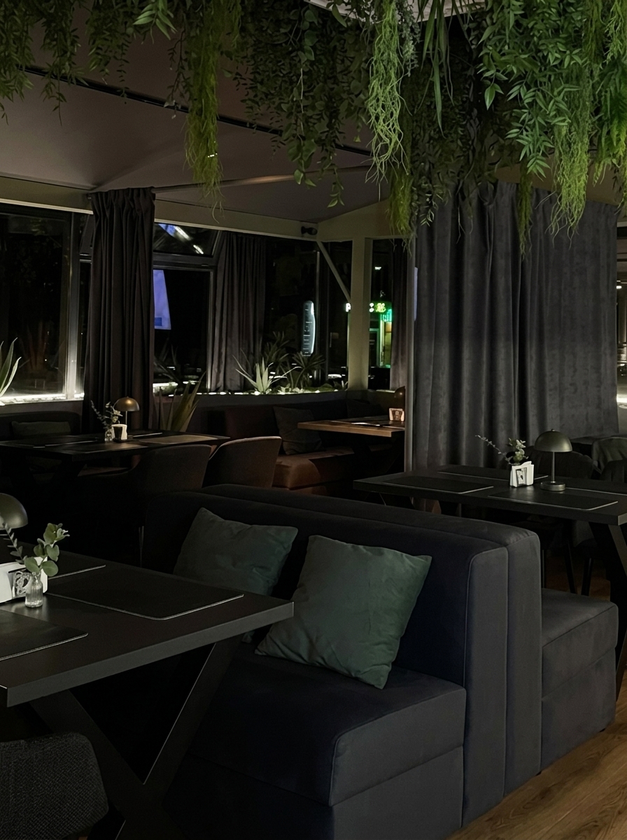 Interior elegant Garden Lounge